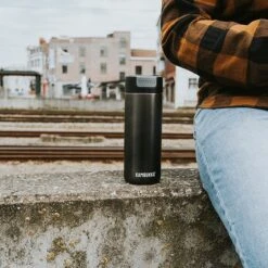 Kambukka Olympus Thermosbeker 500 Ml - Makkelijk Reinigen - Lekvrije Koffiebeker - RVS - Darkness 20 Kambukka Olympus Thermosbeker 500 Ml - Makkelijk Reinigen - Lekvrije Koffiebeker - RVS - Darkness -Koffiedrank Winkel 1200x1200 353