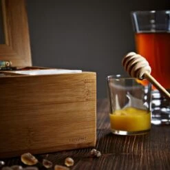 Lumaland Cuisine - Theedoos Van Bamboe - Theebox Met 8 Vakken - Duurzam Decoratief Materiaal - Ca. 28 X 16 X 9 Cm -Koffiedrank Winkel 1200x1200 503