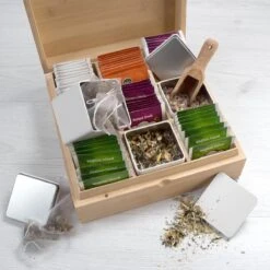 Theedoos Van ZENZYTEA® - Bamboe - Theedoos 9 Vaks - Inclusief 3 Theeblikken Voor Losse Thee - Geschikt Voor Grote & Kleine Theezakjes - Vierkant - Grote Vakken - Luxe Verpakking - Cadeau -Koffiedrank Winkel 1200x1200 544