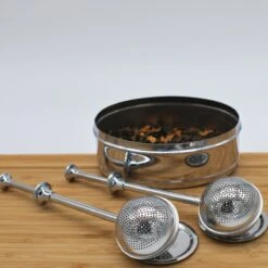 Blended Lifestyle® Theezeef Met Veer - Set Van 2 - Inclusief Lekplaatjes - Geschikt Voor Losse Kruiden -Koffiedrank Winkel 1200x1200 581