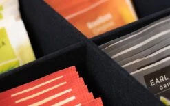 CasaLupo Theedoos Zwart 6-vaks - Met Fluweel - 43 X 9 Cm -Koffiedrank Winkel 1200x751 1