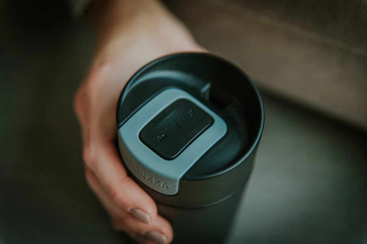 Kambukka Olympus Thermosbeker 300 Ml - Makkelijk Reinigen - Lekvrije Koffiebeker - RVS - Jet Black 2 Kambukka Olympus Thermosbeker 300 Ml - Makkelijk Reinigen - Lekvrije Koffiebeker - RVS - Jet Black - Afbeelding 2