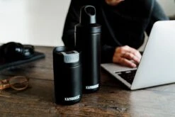 Kambukka Olympus Thermosbeker 300 Ml - Makkelijk Reinigen - Lekvrije Koffiebeker - RVS - Jet Black 17 Kambukka Olympus Thermosbeker 300 Ml - Makkelijk Reinigen - Lekvrije Koffiebeker - RVS - Jet Black -Koffiedrank Winkel 1200x800 78