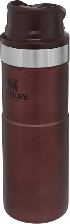 Stanley Trigger-Action Travel Mug 0.47L - Thermosfles - Wine -Koffiedrank Winkel 378x1200 3