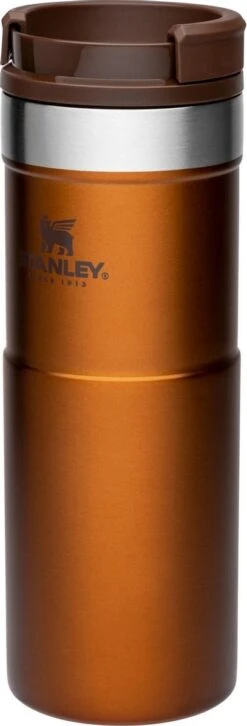 Stanley The NeverLeak™ Travel Mug 0,47L NEW - Thermosfles - Maple -Koffiedrank Winkel 408x1200