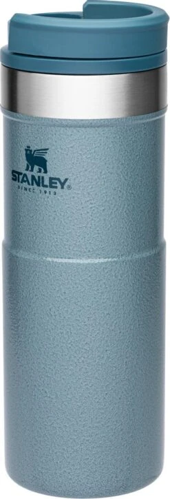 Stanley The NeverLeak™ Travel Mug 0,47L NEW - Thermosfles - Hammertone Ice -Koffiedrank Winkel 409x1200