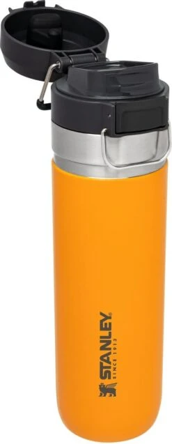 Stanley The Quick Flip Water Bottle 0,70L - Thermosfles - Saffron -Koffiedrank Winkel 465x1200 1