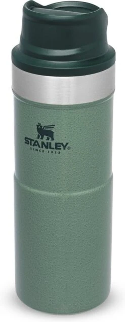 Stanley Trigger-Action Travel Mug 0.35L - Thermosfles - Hammertone Green 34 Stanley Trigger-Action Travel Mug 0.35L - Thermosfles - Hammertone Green -Koffiedrank Winkel 467x1200