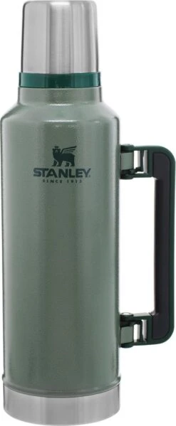 Stanley The Legendary Classic Bottle 1,90L - Thermosfles - Hammertone Green -Koffiedrank Winkel 495x1200 1