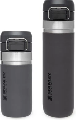 Stanley The Quick Flip Water Bottle 0,70L - Thermosfles - Charcoal -Koffiedrank Winkel 761x1200