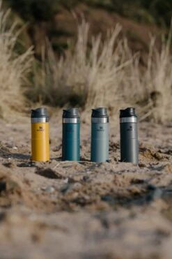 Stanley The Trigger-Action Travel Mug 0,35L Saffron -Koffiedrank Winkel 800x1200 31